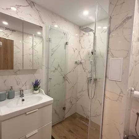 Апартаменти Modern In Skyline - Sea View, Spa&parking By Flat Manаger *